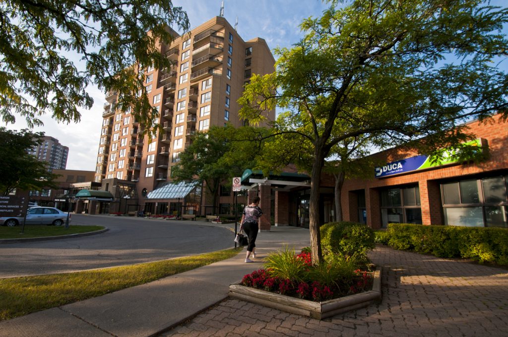 A outdoor photo of the main entrance to Covenant Tower.